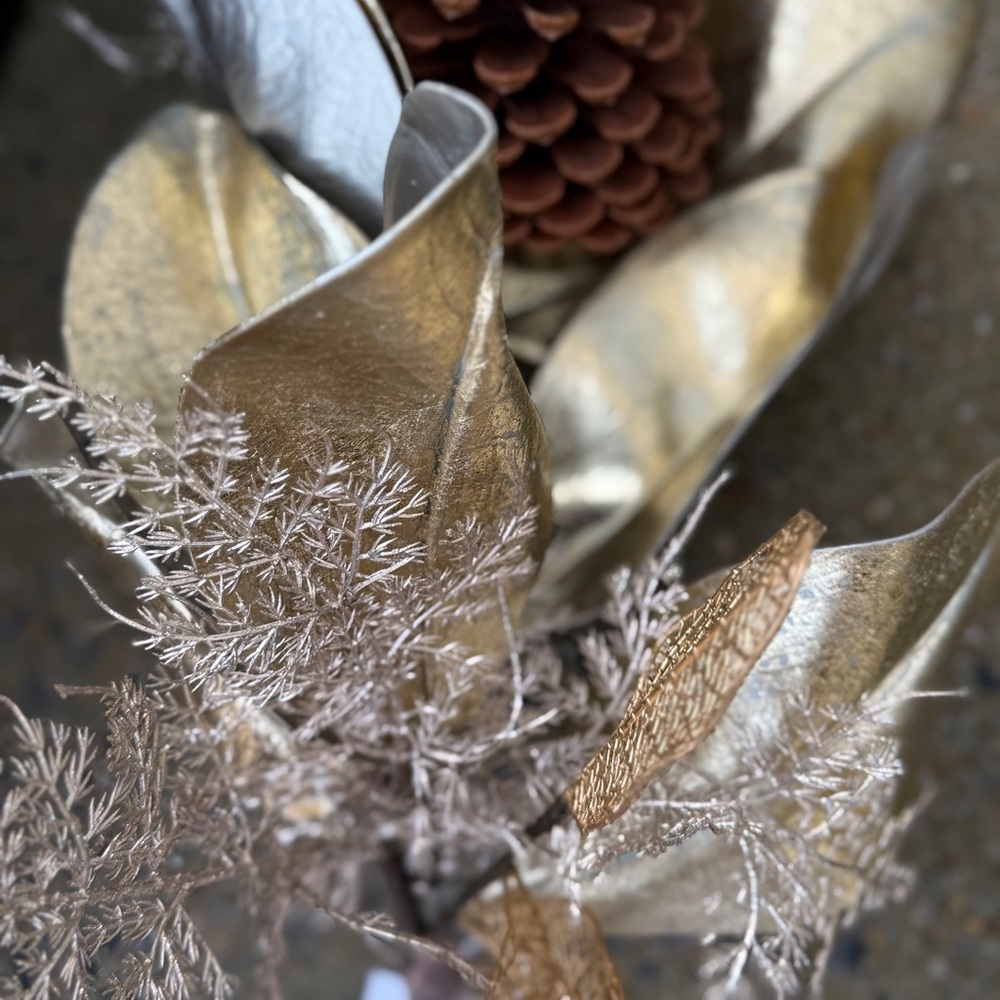 Frontgate Gold Magnolia and Pinecone Garland 6 ft - NWT - Picture 12 of 15